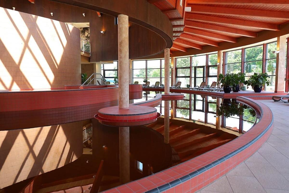 Residence Oasis Győr Buitenkant foto